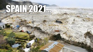 Mini tsunamis hit the resort regions of Spain! An amazing sight! Waves are higher than houses!