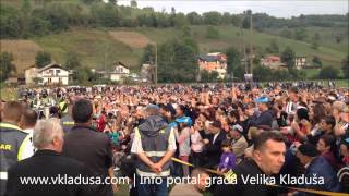 VKladusa.COM: Fikret Abdić u MZ Šumatac - Pozdravlja se masom