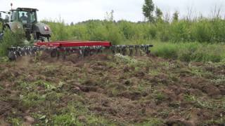Офсетная дисковая борона Versatile SD650 6.0м c трактором Fendt