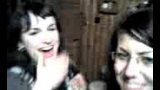 Dve anonymky sa bozkavaju :) pusa bozk porno porn sexy sex erotišn spešl video