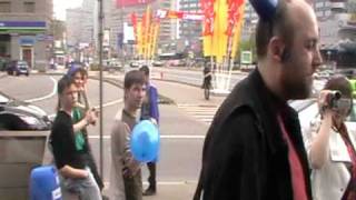 Самое начало. Синие ведёрки потихоньку подходят.
