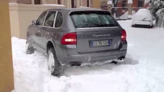 Porsche Cayenne Turbo and snow
