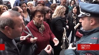 Կառավարության շենքի առջև կրքերը թեժ էին
