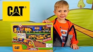 Машинки CAT и железная дорога для детей - Играем с Даником в рабочие машинки
