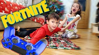 Тима ПОДСЕЛ на Фортнайт !  Что придумала МАМА! ВСЕ персонажи Fortnite танцы в реальной жизни