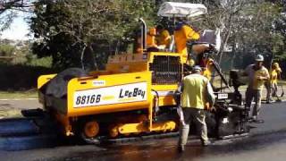 Acabadora de Asfalto 8816B