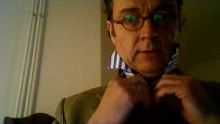 Bernhard Roetzel does the four in hand knot