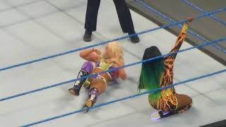 Alexa Bliss vs Naomi at WWE SmackDown LIVE