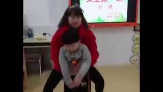 Video clip dạy trẻ đối phó với bắt cóc và người lạ có ý đồ xấu.