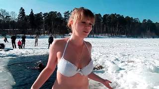 КУПАНИЕ В ПРОРУБИ В КРАТОВО | ЗАКАЛИВАНИЕ ХОЛОДНОЙ ВОДОЙ | ТРЕЗВЫЙ ОТДЫХ | WINTER SWIMMING RUSSIA