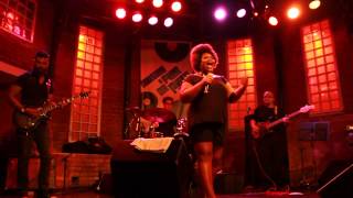 Sweet Home Chicago - Michele Mara & Vanessa Jackson (Live in Bourbon Street)