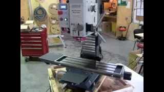 Optimum BF30 CNC Fräse beim Testlauf mit AC Servos und Mach3 Steuerung über WLan