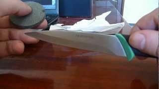 Как заточить нож за 10 секунд/ How to sharpen a knife in 10 seconds
