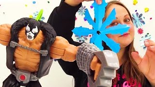 Вырезаем снежинки из бумаги вместе с Бейном!