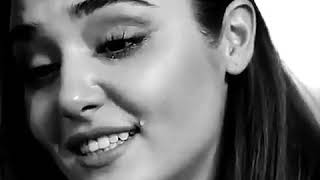 Hande Ercel. Halka.Воспоминая мать,неможет сдержать слезы.