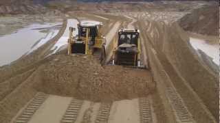 CAT D7R2 и Т-170 в карьере.