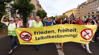 15-тысячный митинг в Германии: «Путин, спаси нас!»