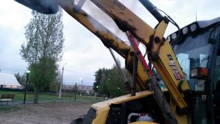 New Holland B115  троит двигатель