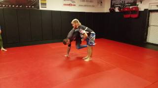 Broomstick Scissors vs Single Leg