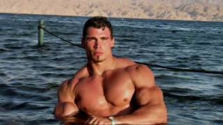 Romanian Muscle Hunk Raven Works Out | Gay Amateur Men Video