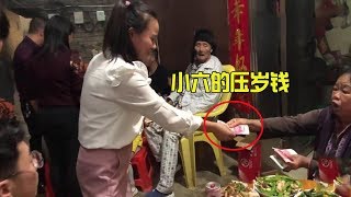 9妹一大家人過新年，個個都排隊等老佛爺發壓財錢，非常的熱鬧！ 【巧婦9妹】