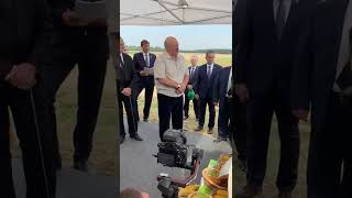 Лукашенко: У него там жуть, понимаешь?! // Что увидел Президент по дороге в поле? #shorts