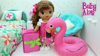 BABY ALIVE ISABELA LEVOU UMA BÓIA DE FLAMINGO PRA CRECHE