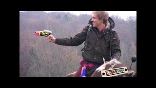 Schuss auf die Kuh - Elton vs. Simon