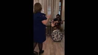 Фрикинг Аут. Однажды в гостях.