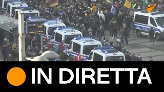 #Lipsia: scettici del #Covid protestano contro le misure anti-contagio
