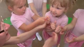 Авторская танцевальная программа для малышей 2-3 лет "Dance with me"
