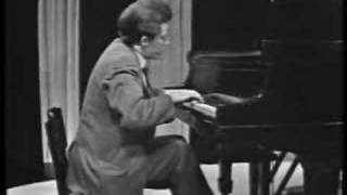 Glenn Gould - Beethoven 15 Variations and Fugue Op 35 (3/3)