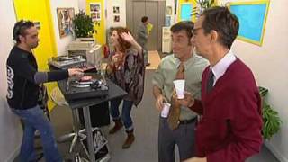 Camera Café - El DJ