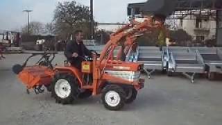 Τρακτερ KUBOTA B-1400 με κουβά - www.trakterakia.gr