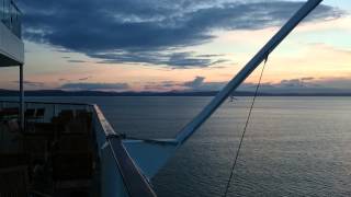 Valuri prin mijlocul Oceanului Pacific...