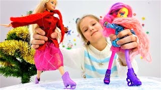 Игры для девочек. Пирожное из кинетического песка