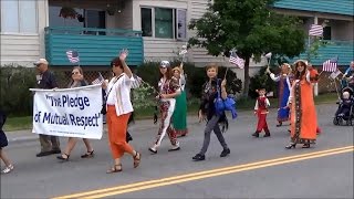 #637 США Аляска Белочки День независимости Парад в центре Анкориджа