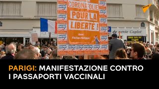 Parigi: manifestazione contro i passaporti vaccinali