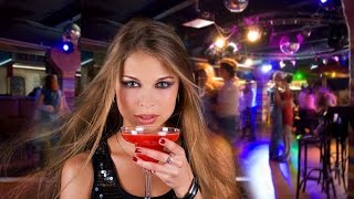 КАК ПОЗНАКОМИТЬСЯ С ДЕВУШКОЙ В БАРЕ