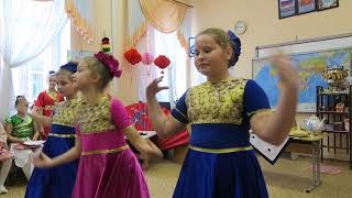 Индийский танец феодосийских школьников