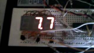 Voltímetro usando Atmega8 AVR Arduino 7 display segments