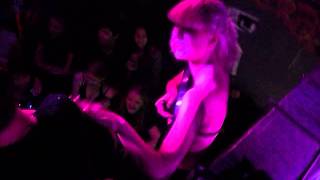 Голые телки в ночном клубе Улан-Удэ (Naked girls in a nightclub)