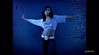 Nelly Furtado's Belly Button