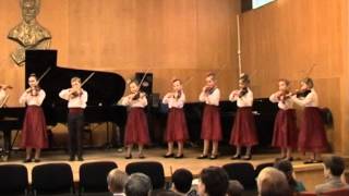 Ансамбль скрипачей "Fortissimo".