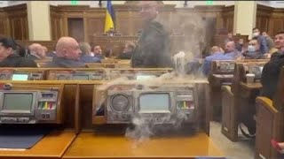 У “слуги” загорелся пульт для голосования