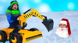 Спасаем бедного САНТУ...Funny Baby Unboxing And Assembling on Tractor Buldozer!