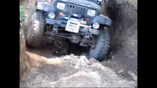 Jeep YJ Off-Roading in Hollister Hills Creekbeds and White Rock Hill