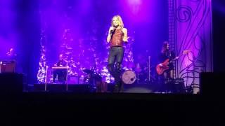 Jennifer Nettles Drunk In Heels