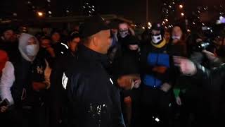 О полицейского разбили яйцо