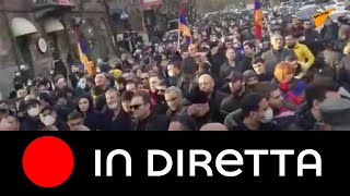 Yerevan: continuano le proteste contro il premier Nikol Pashinyan